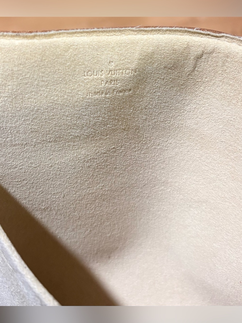 Louis Vuitton Beverly MM Bag. - Picture 10 of 17